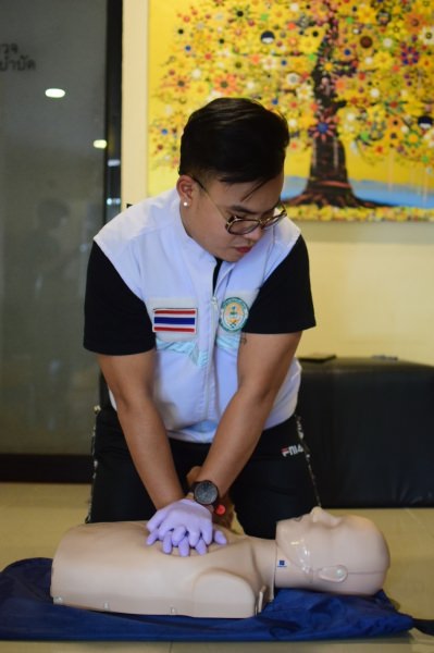 Doctor of traditional thai medicine LIVE ONLINE First Aid Training